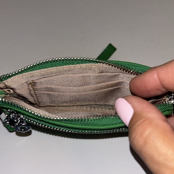 GREEN LEATHER ROYAL BAGGER COIN PURSE WITH WRISTLET STRSP SILVER HARDWARE - Picture 4 of 6